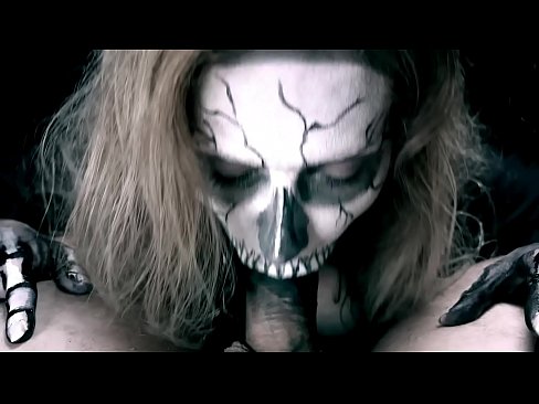 ❤️ Rapariga demoníaca a chupar pilas com a sua boca negra e a engolir esperma. ️ Porno vídeo em nós pt.porn-93.ru ❌️